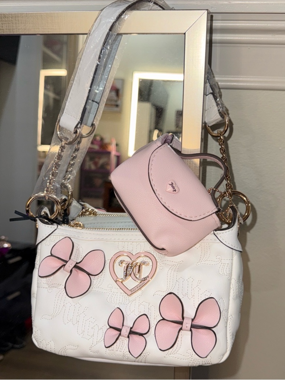 ✨🦋Juicy Couture “Save the Best for Last” Shoulder Bag 🦋✨